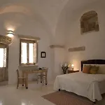 Historia- Dimore Corte Chiesa Affittacamere