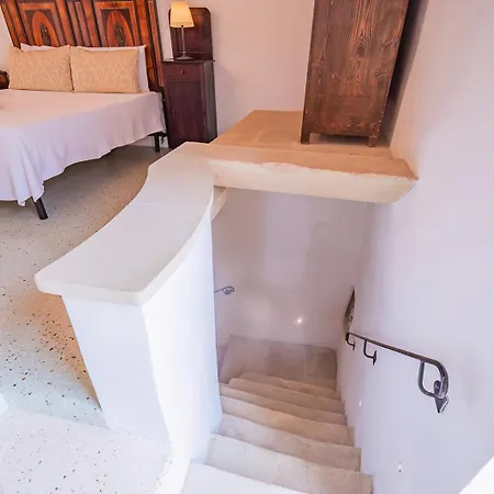 Konukevi Historia- Dimore Corte Chiesa Corigliano dʼOtranto