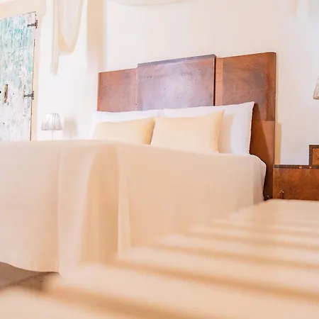 Konukevi Historia- Dimore Corte Chiesa