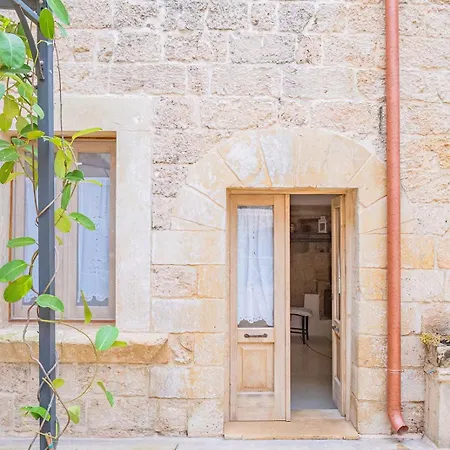 Historia- Dimore Corte Chiesa بيت ضيافة