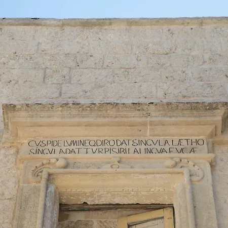 Πανσιόν Historia- Dimore Corte Chiesa 4*